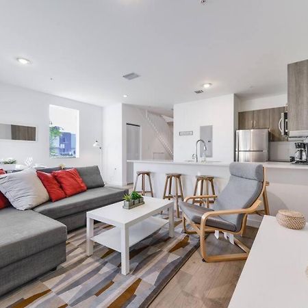 Amazing Town House 15 Min From The Beach Wfree Parking Villa Miami Esterno foto