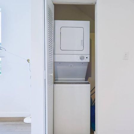 Amazing Town House 15 Min From The Beach Wfree Parking Villa Miami Esterno foto