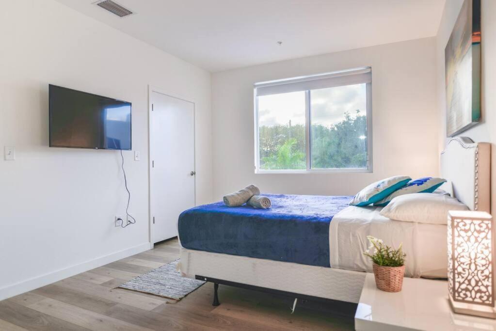 Amazing Town House 15 Min From The Beach Wfree Parking Villa Miami Esterno foto
