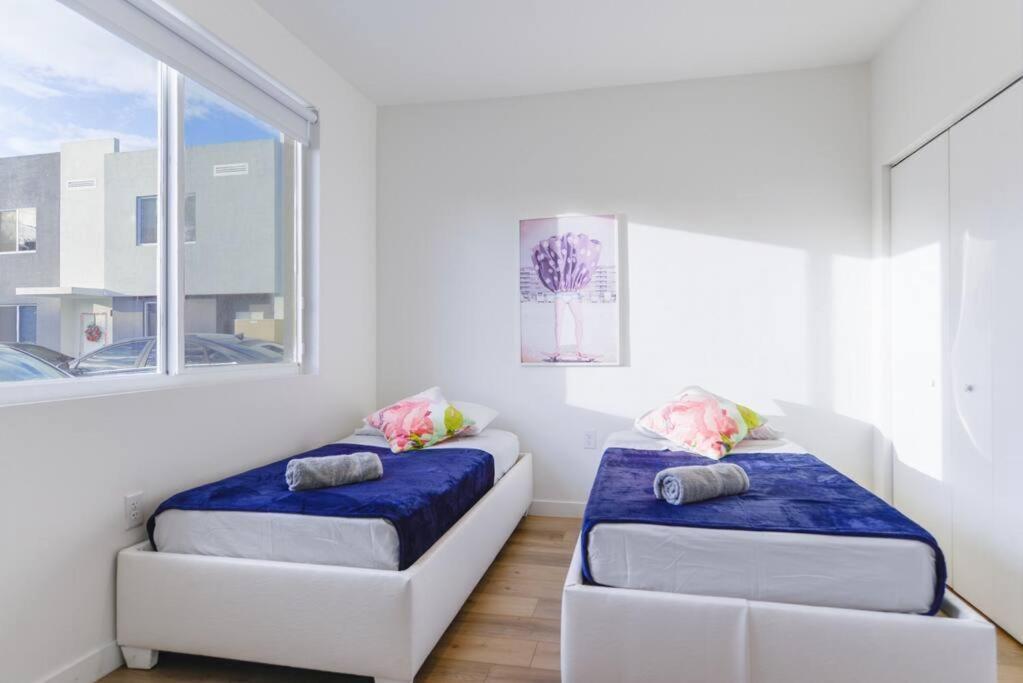 Amazing Town House 15 Min From The Beach Wfree Parking Villa Miami Esterno foto