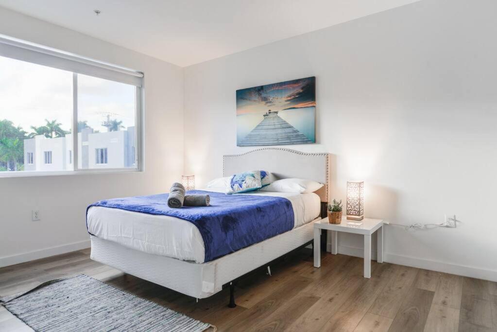 Amazing Town House 15 Min From The Beach Wfree Parking Villa Miami Esterno foto